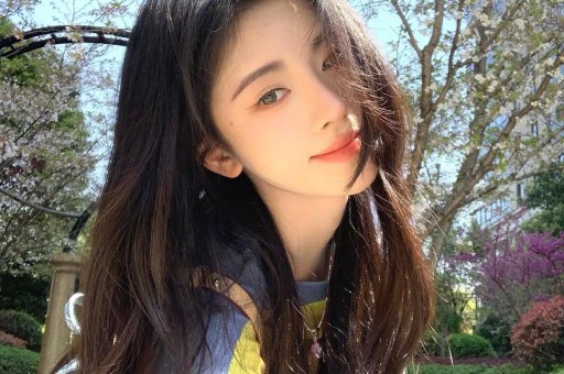 杭州女博主独食遭黄总隔空猎艳后续当事人身份被扒系视频博主黄总疑似餐厅股东网友质疑摆拍媒体发声：勿让善意被流量消耗